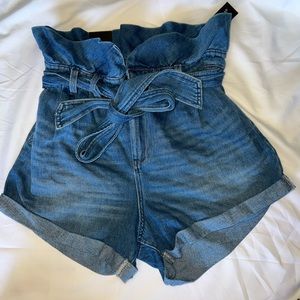 Black NYC STAND STRONG SHORT